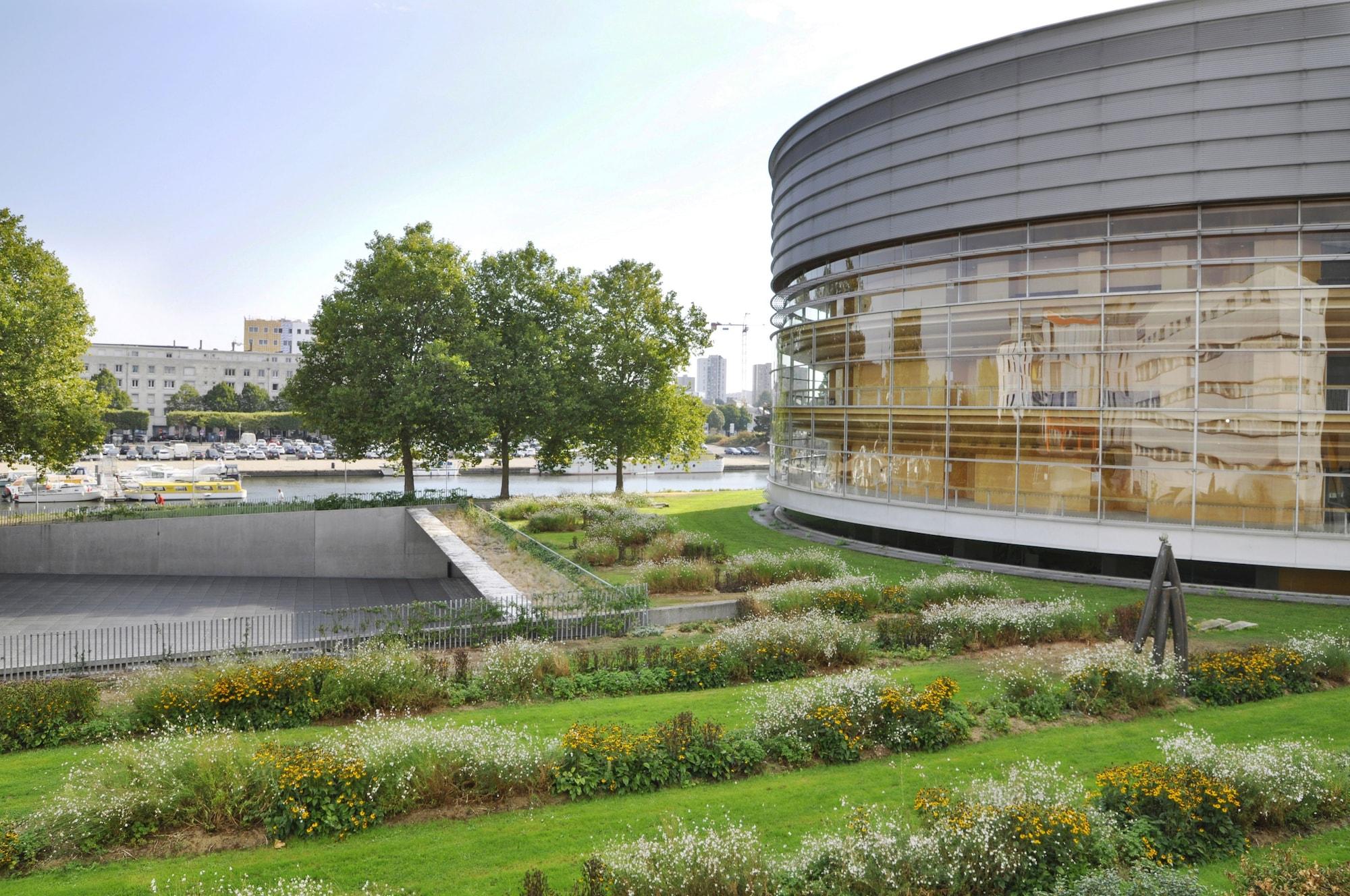 Novotel Nantes Centre Gare Exterior foto